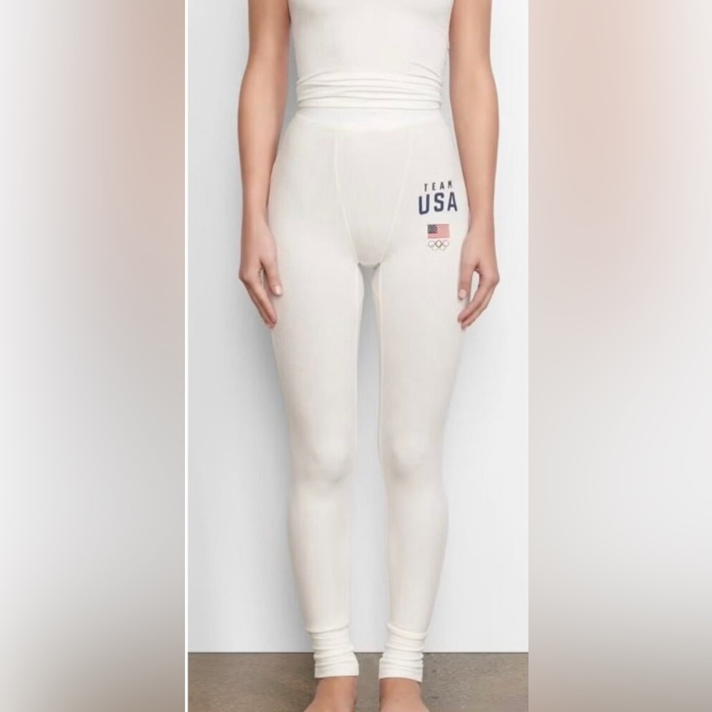 SKIMS Soft Lounge Rib Leggings Team USA White in size XLarge